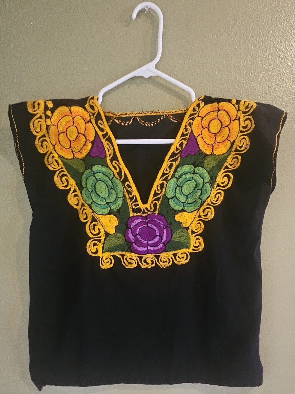 SMALL/ MEDIUM BLACK TOP WITH YELLOW TRIM